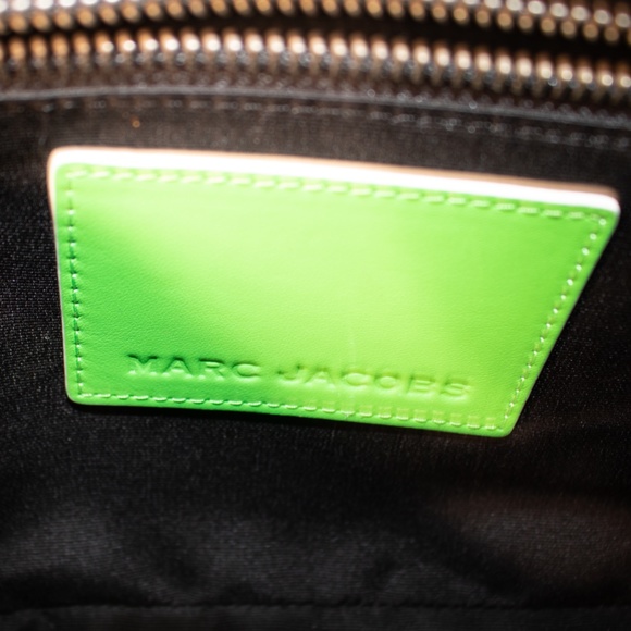 Marc Jacobs Lunch Box Bag (mint condition) - Picture 4 of 5